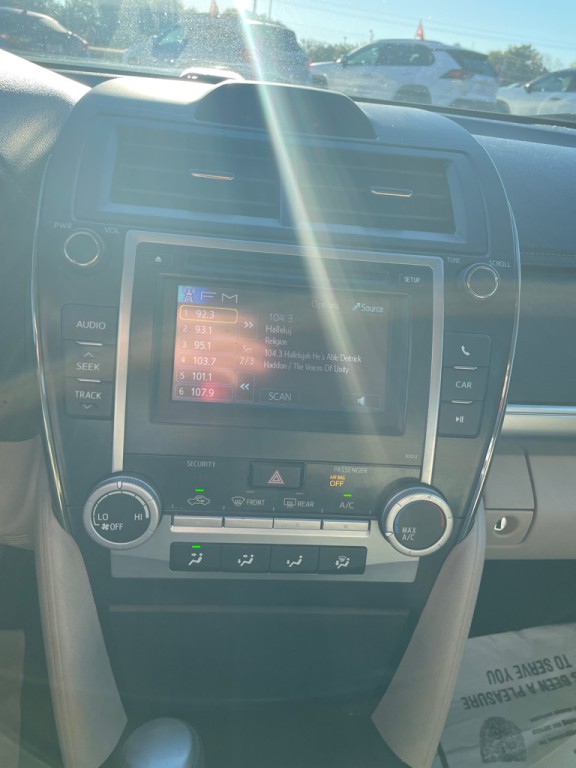 2012 Toyota Camry Image 15