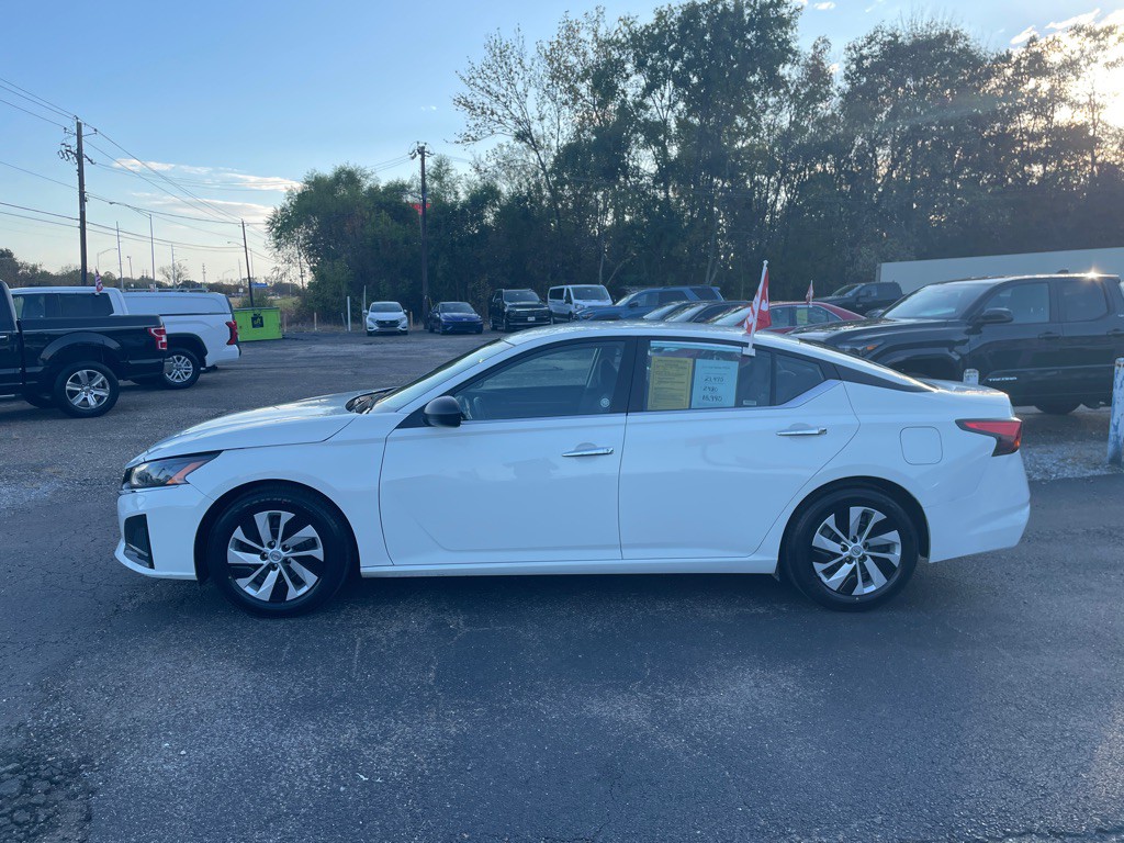 2024 Nissan Altima Image 2