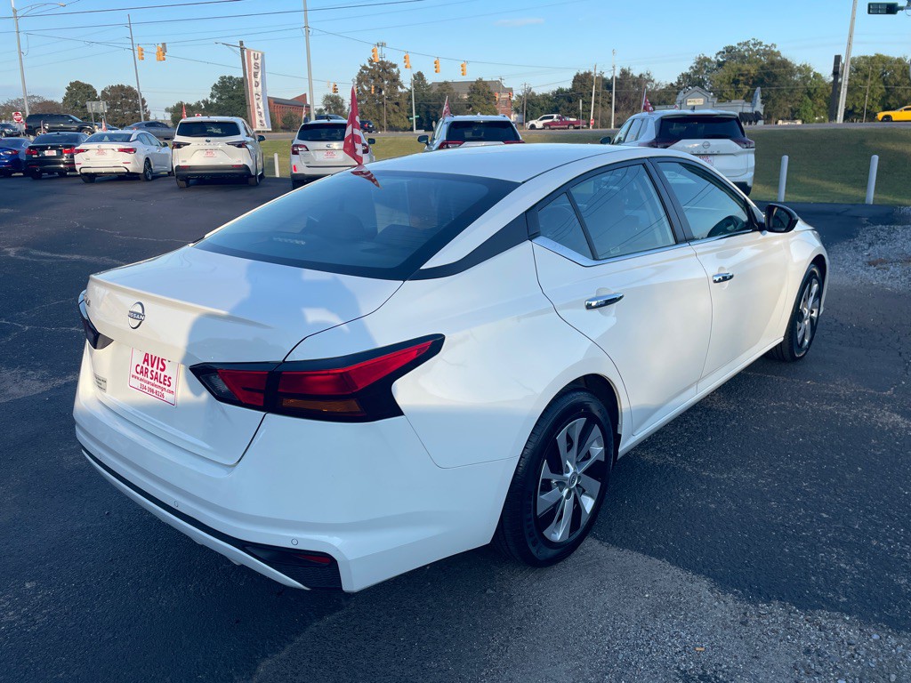 2024 Nissan Altima Image 9