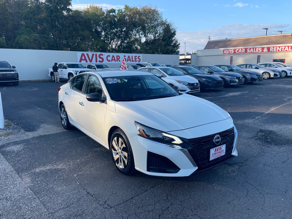 2024 Nissan Altima Image 13