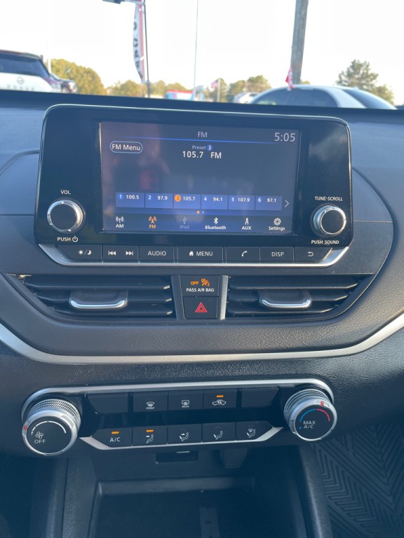2024 Nissan Altima Image 17