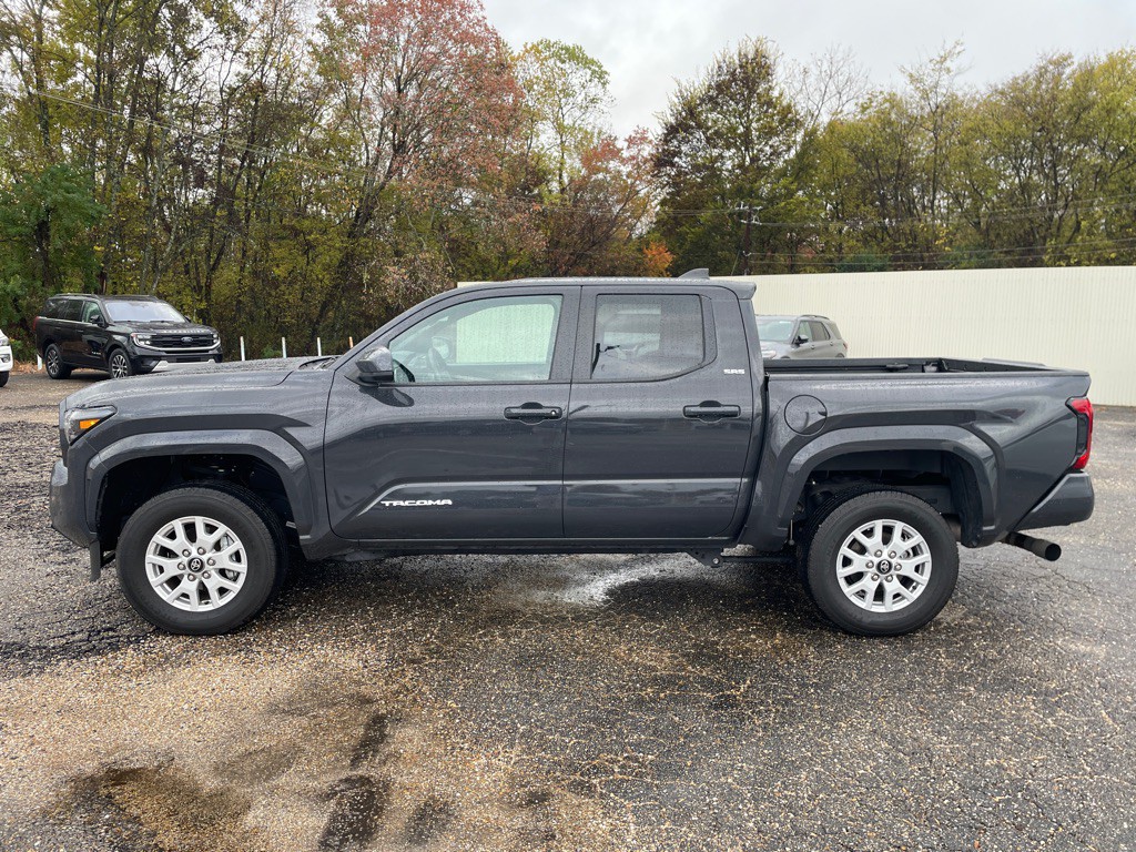 2025 Toyota Tacoma Image 2
