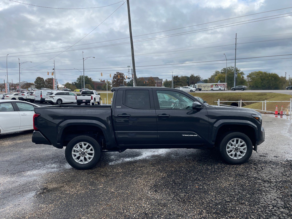 2025 Toyota Tacoma Image 8