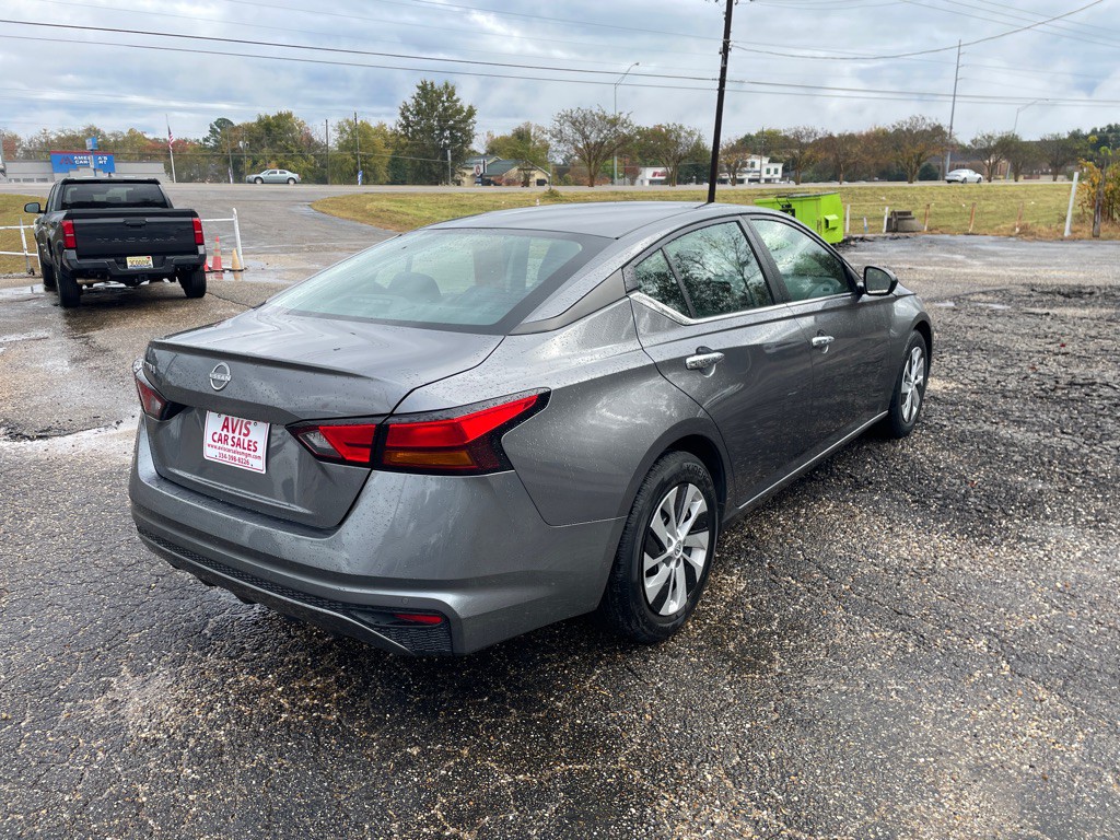 2024 Nissan Altima Image 9