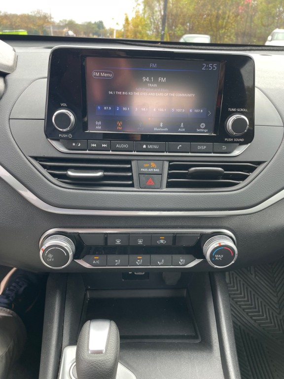 2024 Nissan Altima Image 17