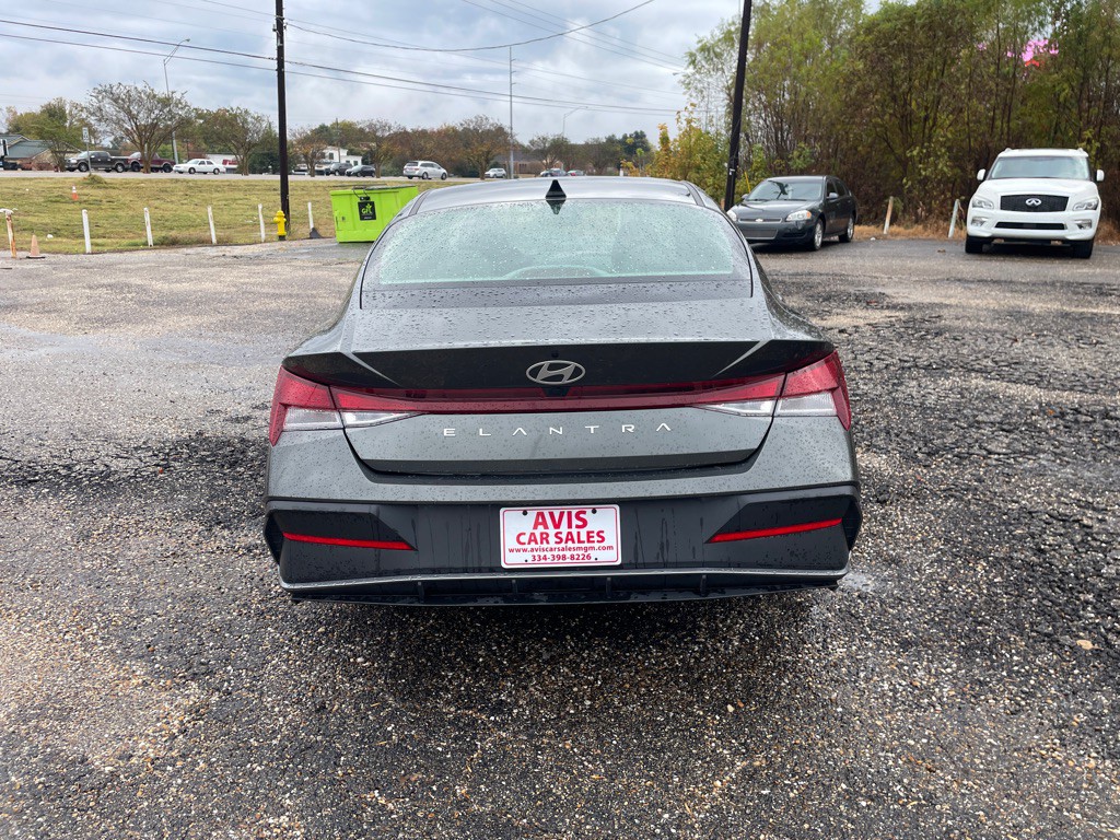 2024 Hyundai Elantra Image 6