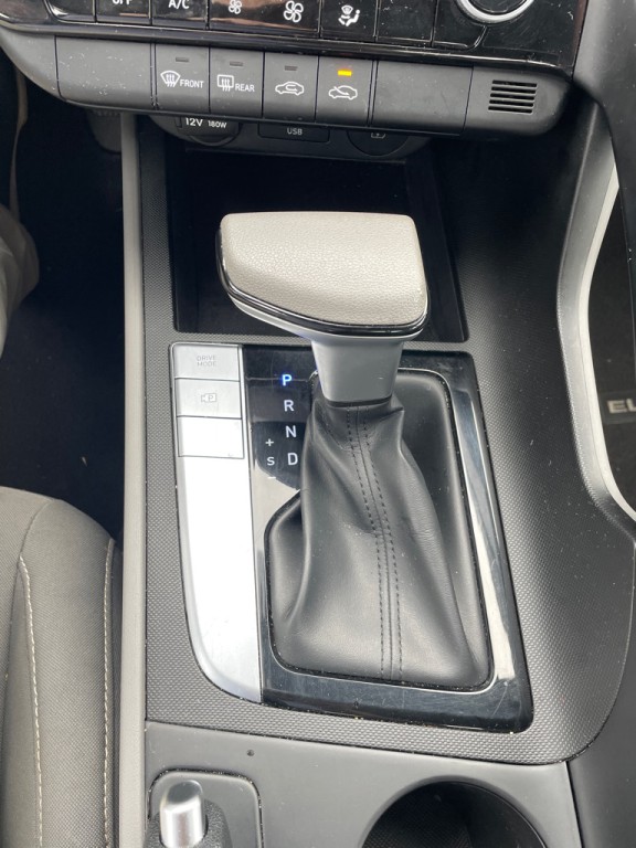 2024 Hyundai Elantra Image 17