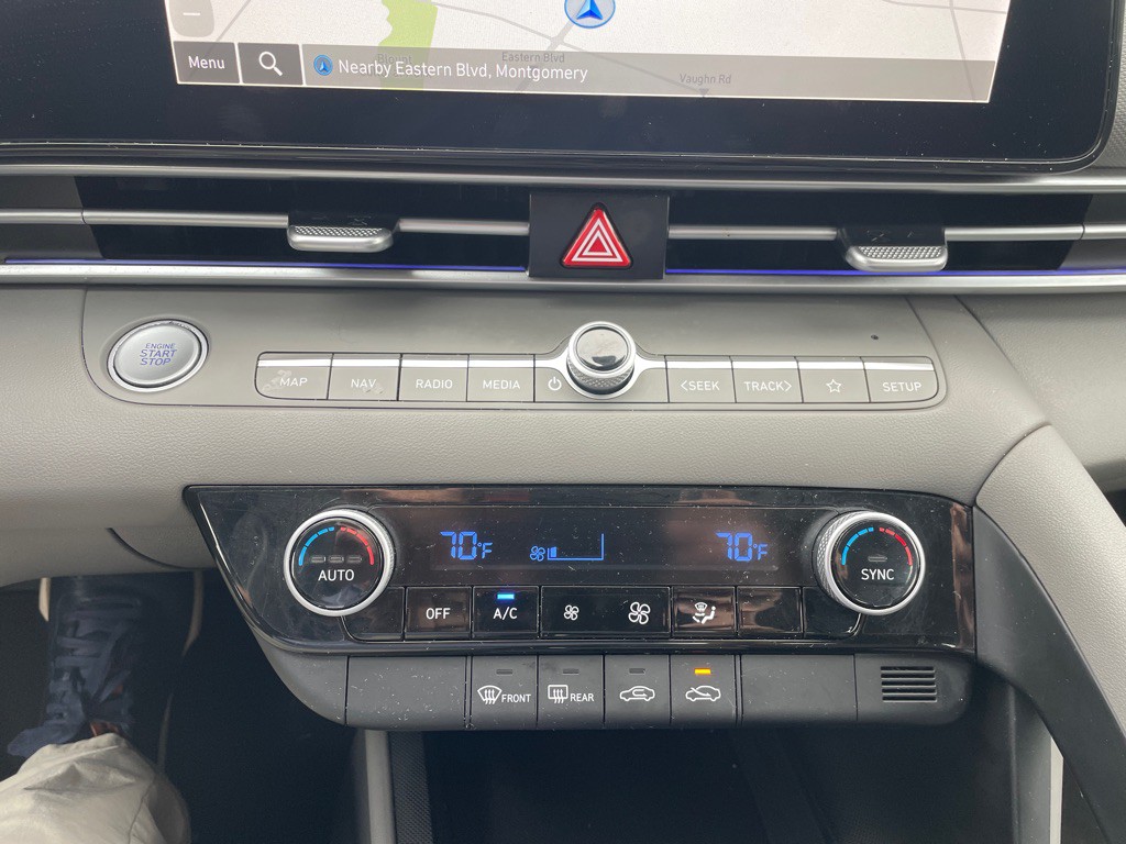 2024 Hyundai Elantra Image 18