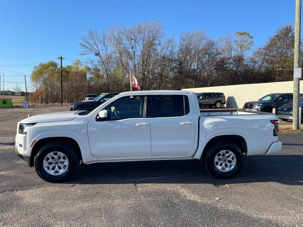 2024 Nissan Frontier Image 2