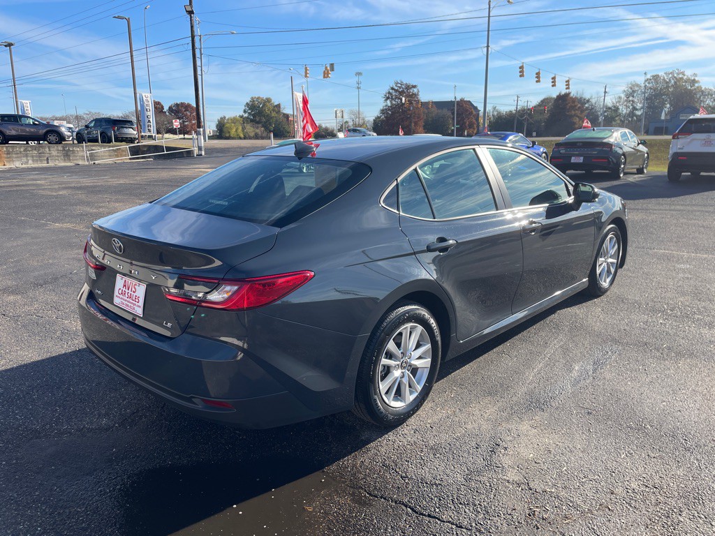 2025 Toyota Camry Image 9
