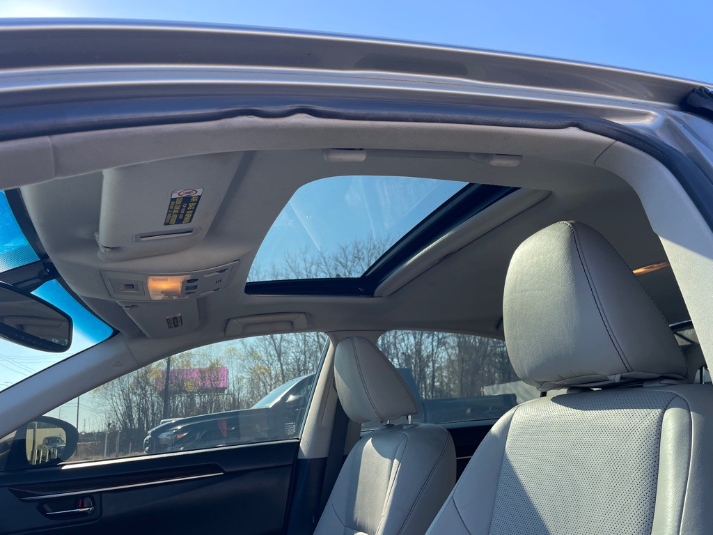 2015 Lexus ES 350 Image 7