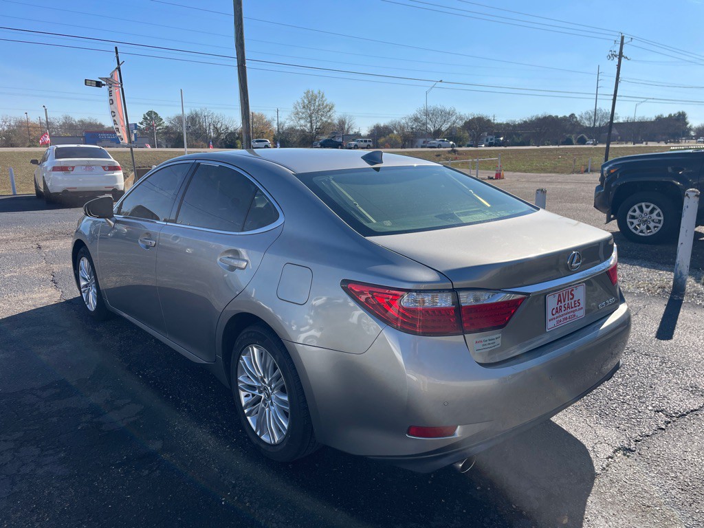 2015 Lexus ES 350 Image 8