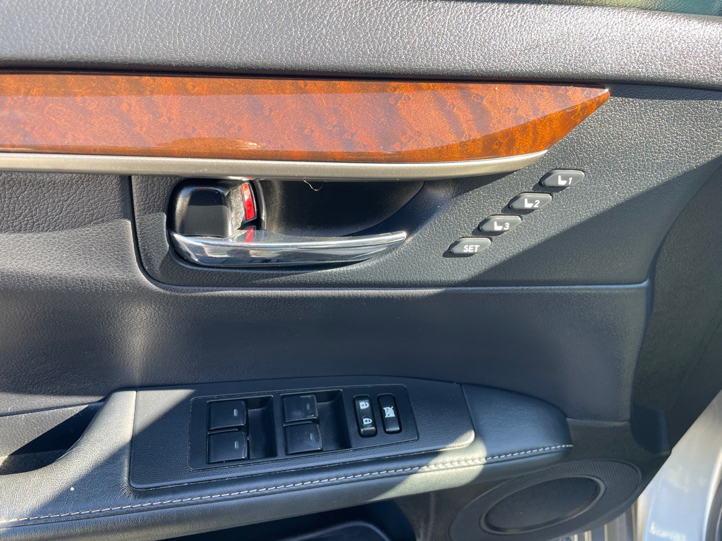 2015 Lexus ES 350 Image 14