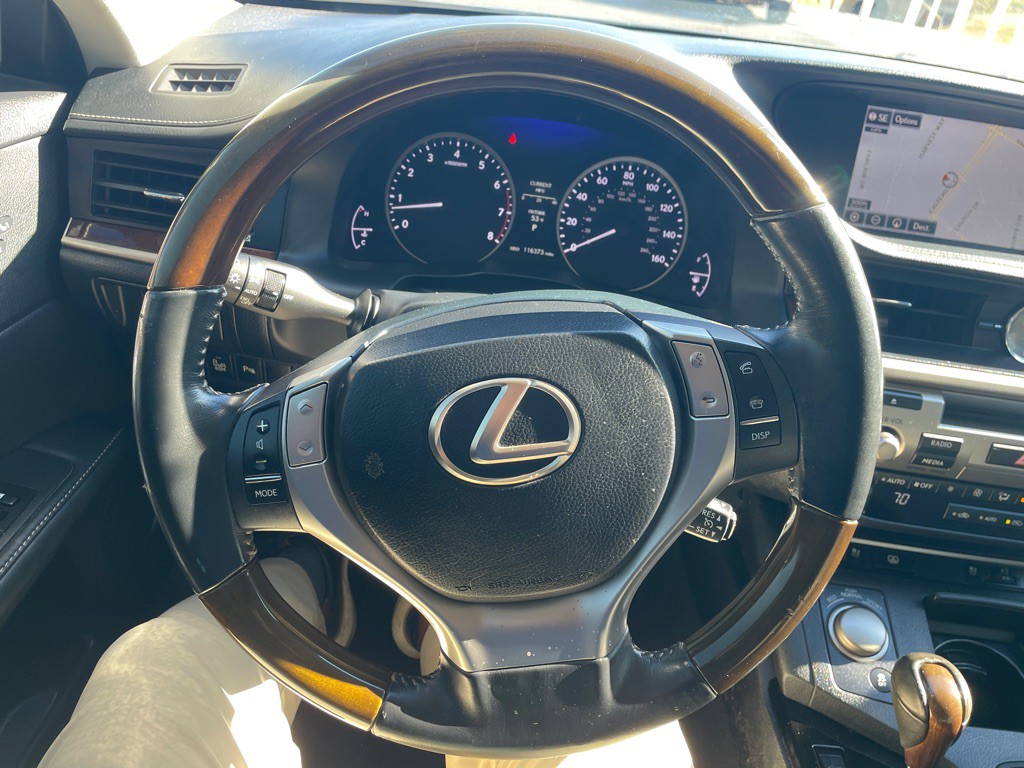 2015 Lexus ES 350 Image 18