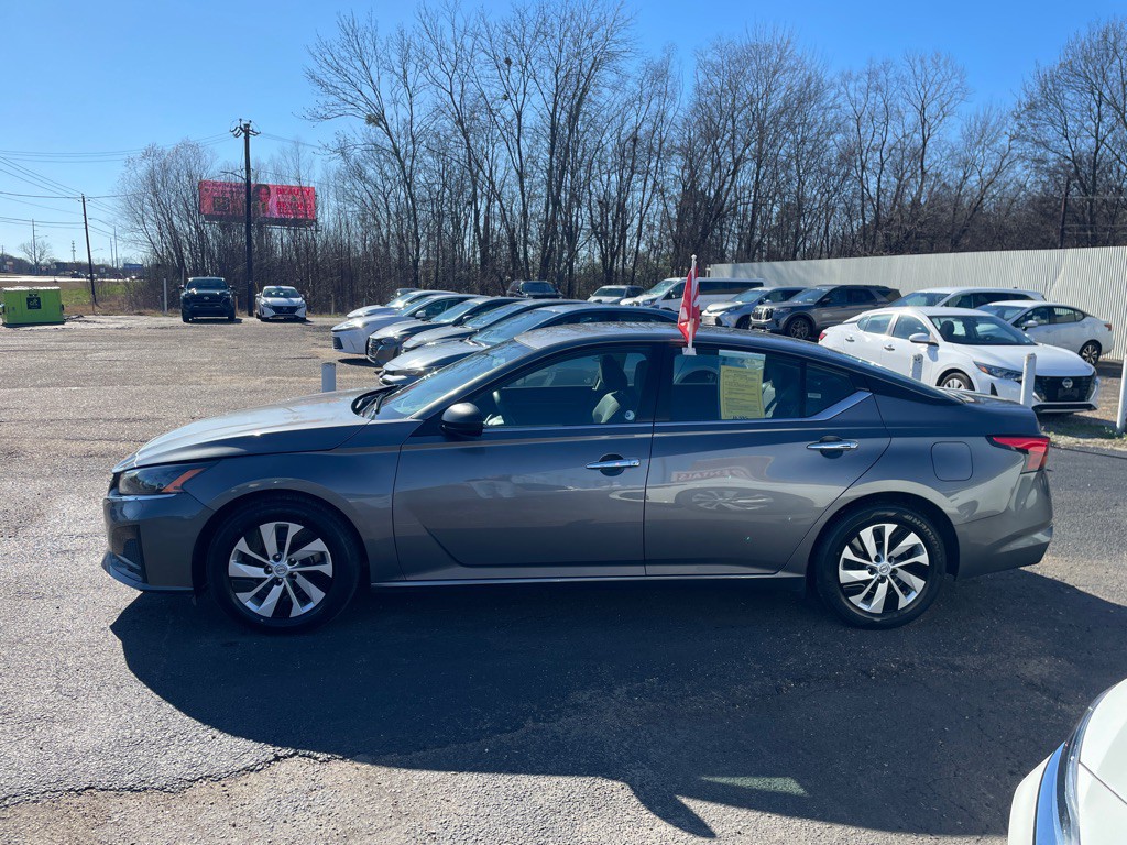 2024 Nissan Altima Image 2