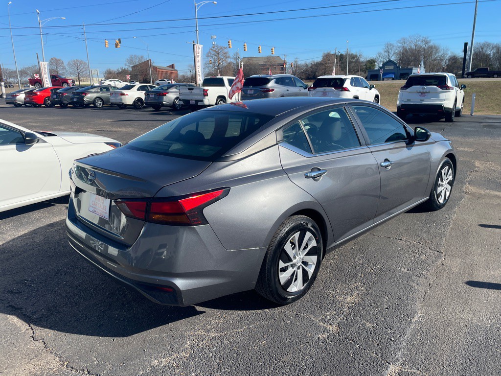 2024 Nissan Altima Image 9