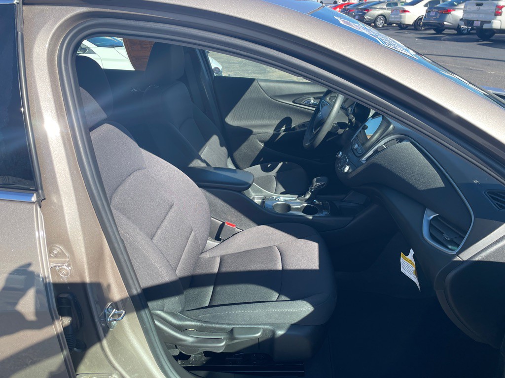 2023 Chevrolet Malibu Image 12