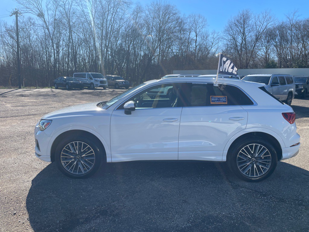 2022 Audi Q3 Image 2