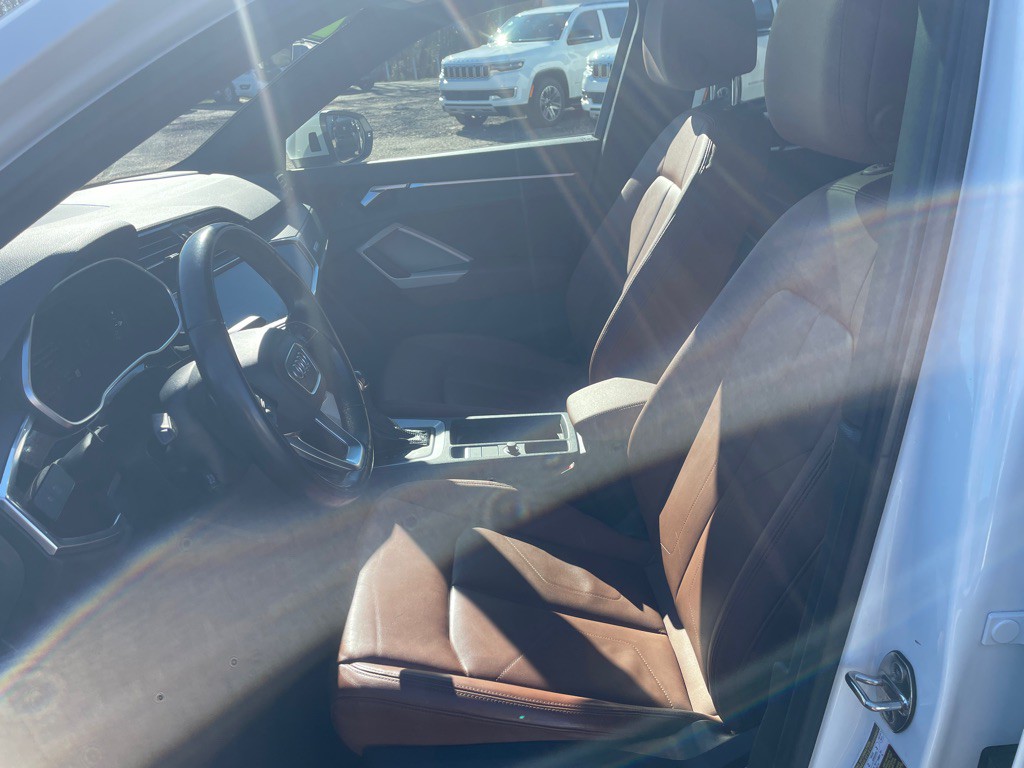 2022 Audi Q3 Image 3