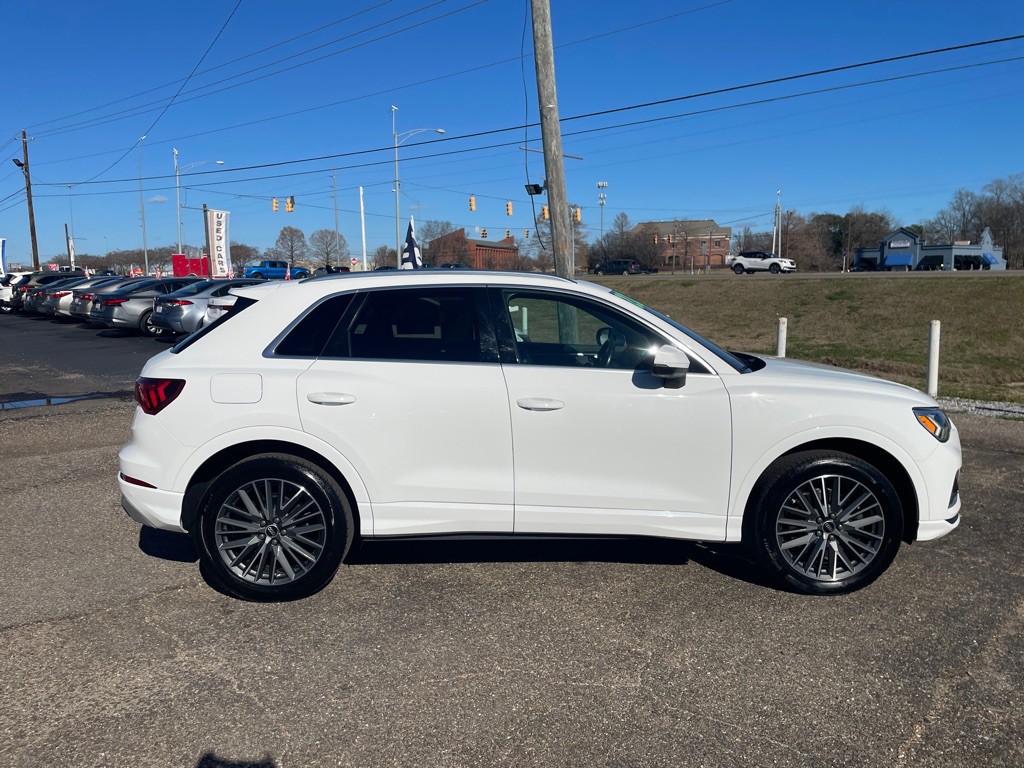 2022 Audi Q3 Image 12