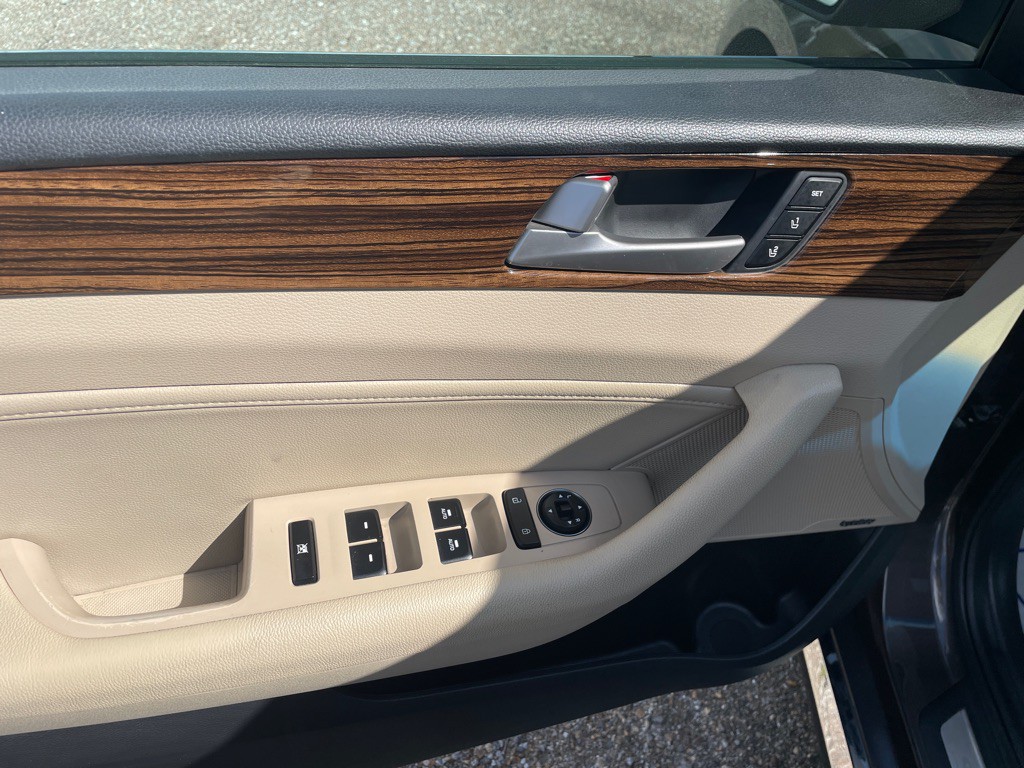 2017 Hyundai Sonata Image 18