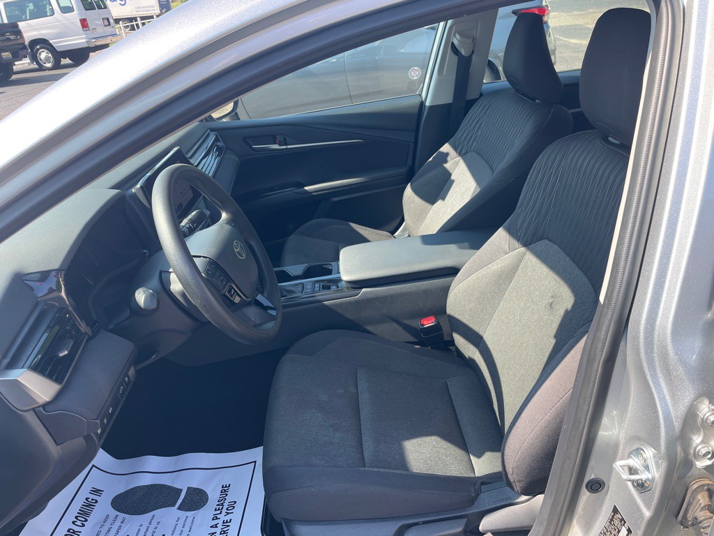 2025 Toyota Camry Image 3
