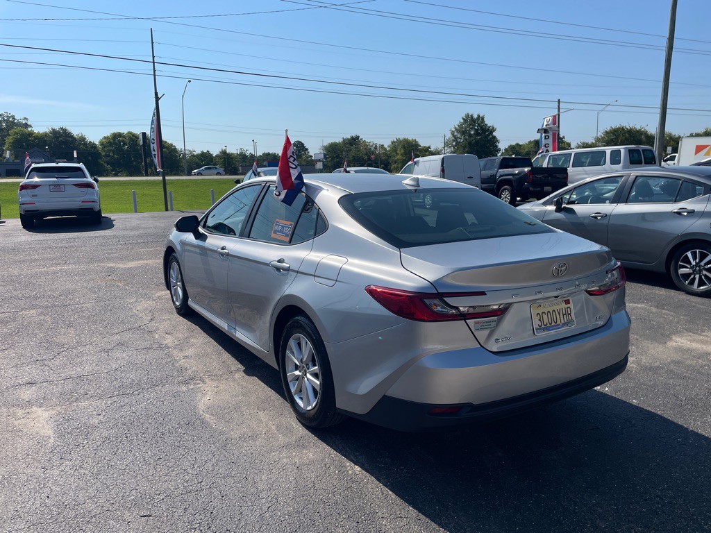 2025 Toyota Camry Image 7