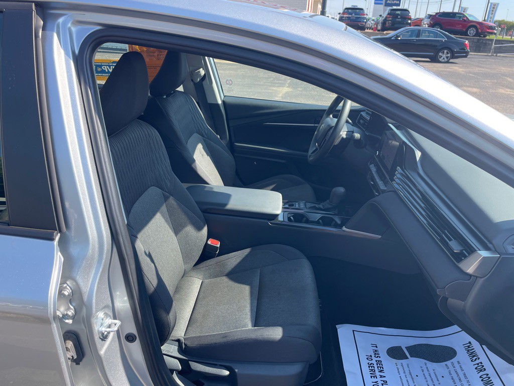 2025 Toyota Camry Image 12