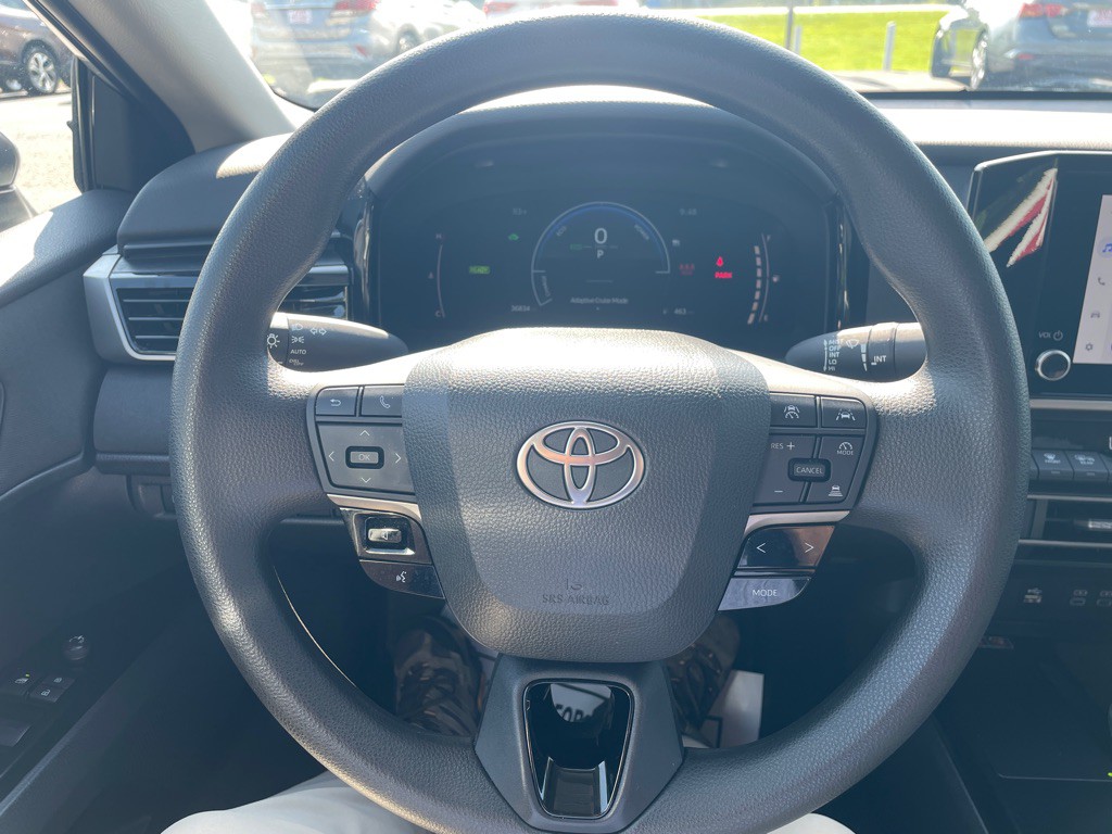 2025 Toyota Camry Image 17