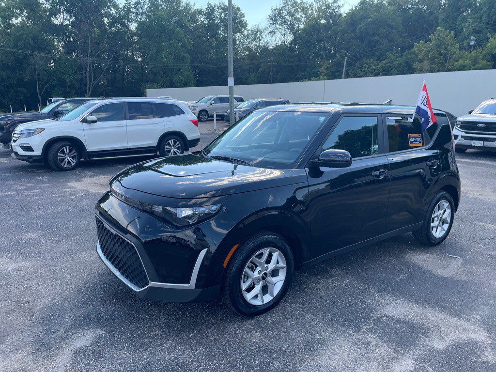 2023 Kia Soul Image 1