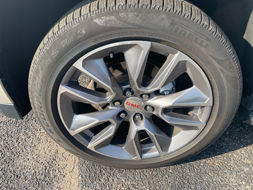 2021 GMC Yukon Image 17