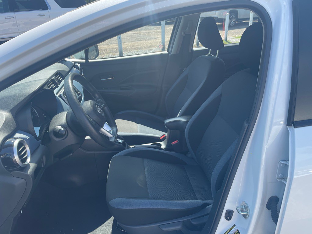 2025 Nissan Versa Image 3