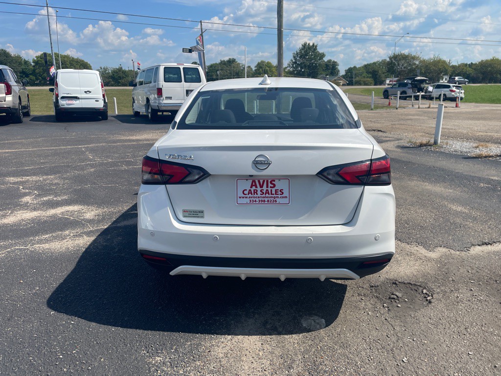 2025 Nissan Versa Image 8