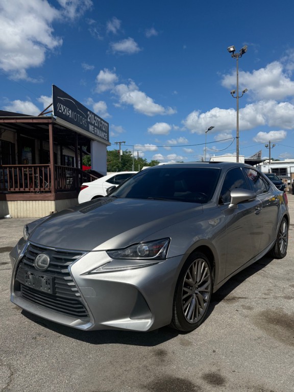 2017 Lexus IS 200t Image 2
