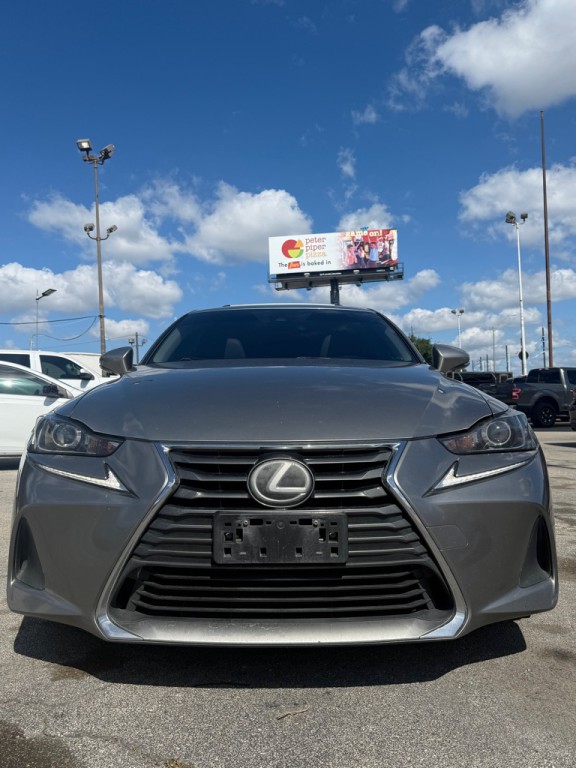 2017 Lexus IS 200t Image 3