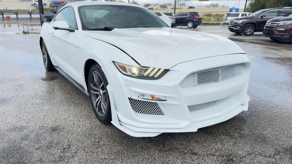 2015 Ford Mustang Image 1