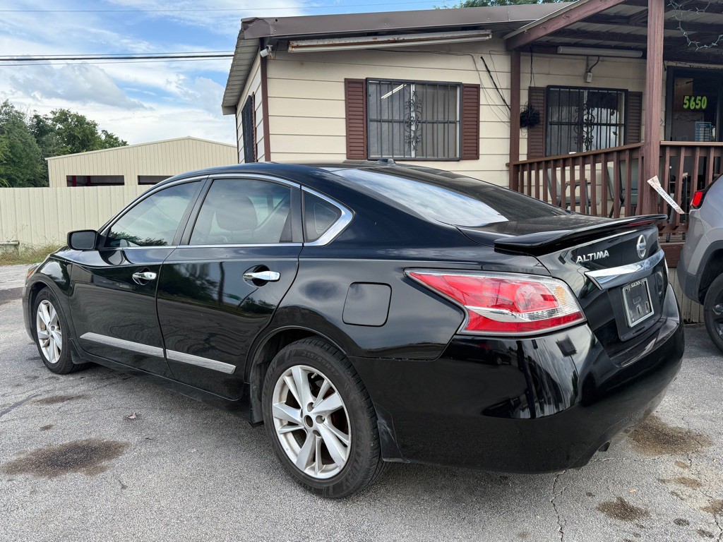 2015 Nissan Altima Image 2