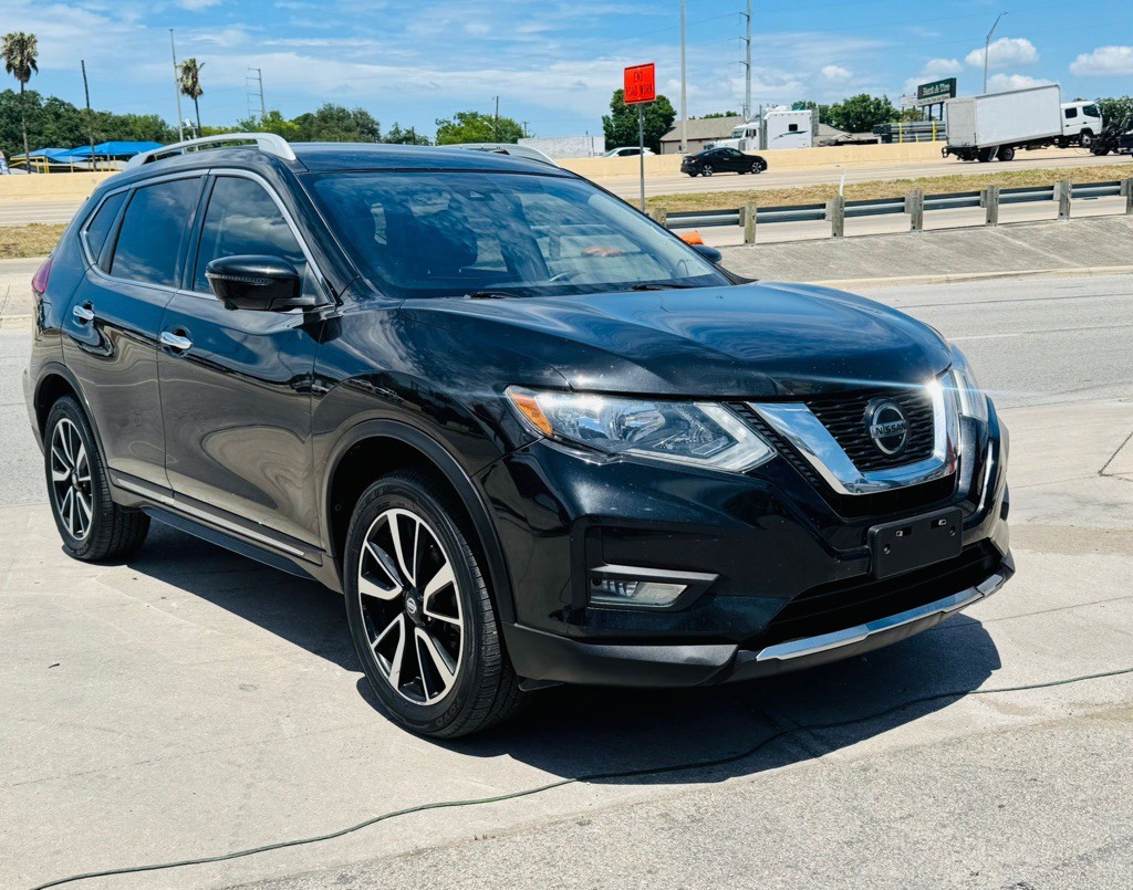 2020 Nissan Rogue Image 1