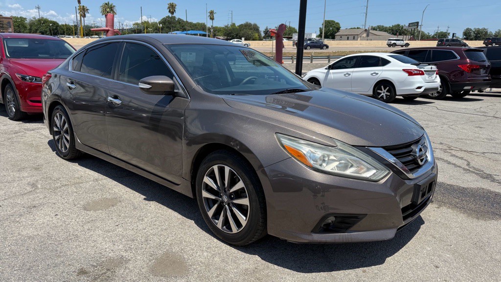 2016 Nissan Altima Image 2