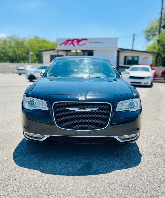 2020 Chrysler 300 Image 2