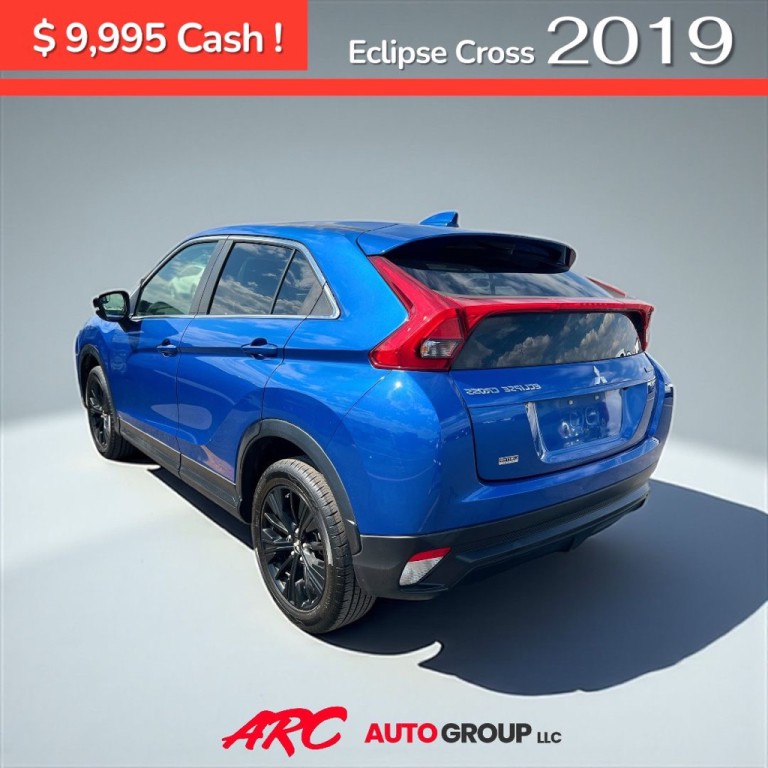 2019 Mitsubishi Eclipse Image 2