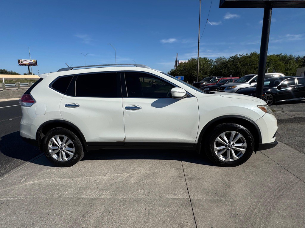 2015 Nissan Rogue Image 1