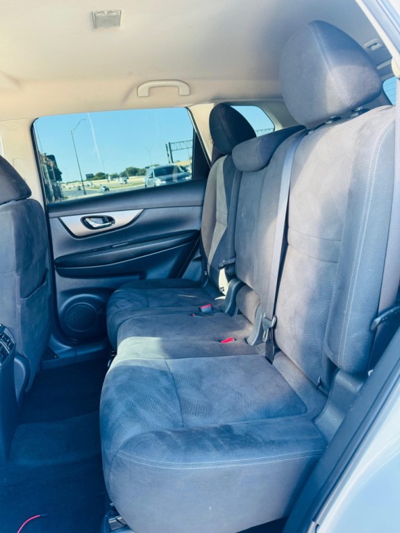 2015 Nissan Rogue Image 4