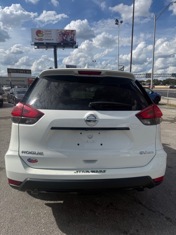 2017 Nissan Rogue Image 10