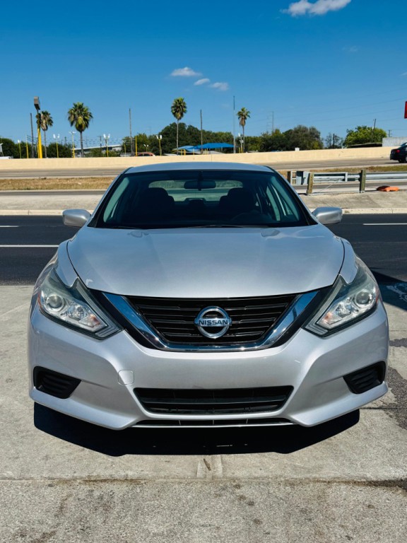 2017 Nissan Altima Image 2
