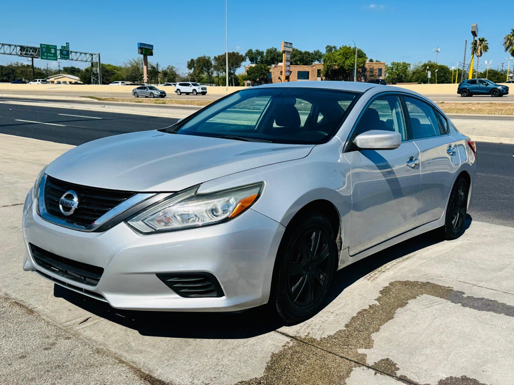 2017 Nissan Altima Image 3