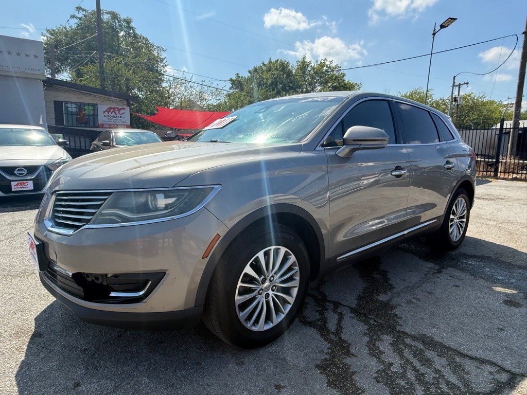 2017 Lincoln MKX Image 2