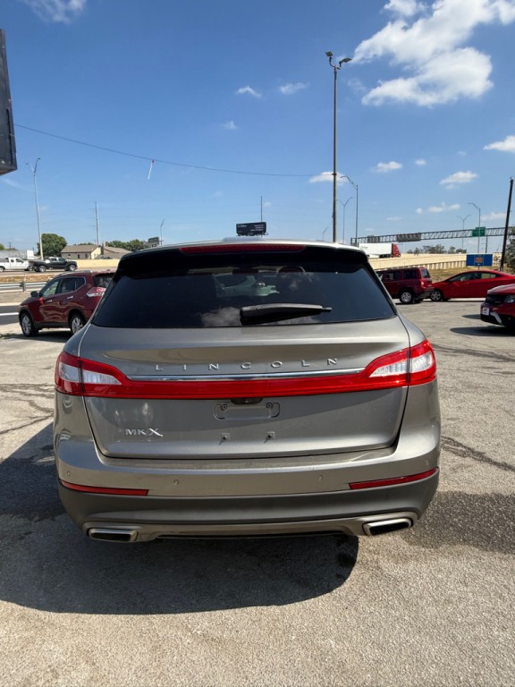 2017 Lincoln MKX Image 3