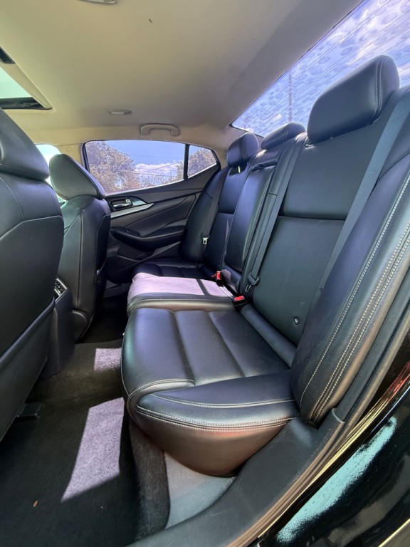 2017 Nissan Maxima Image 5