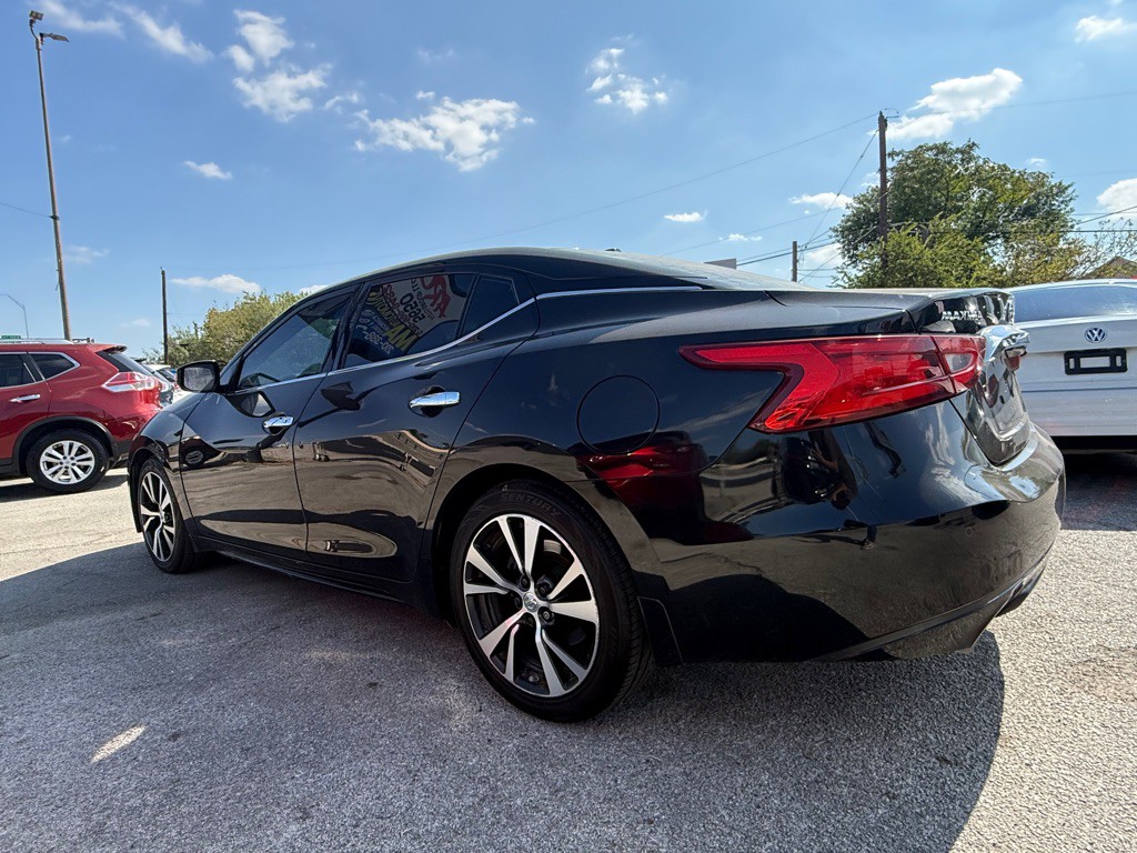2017 Nissan Maxima Image 8